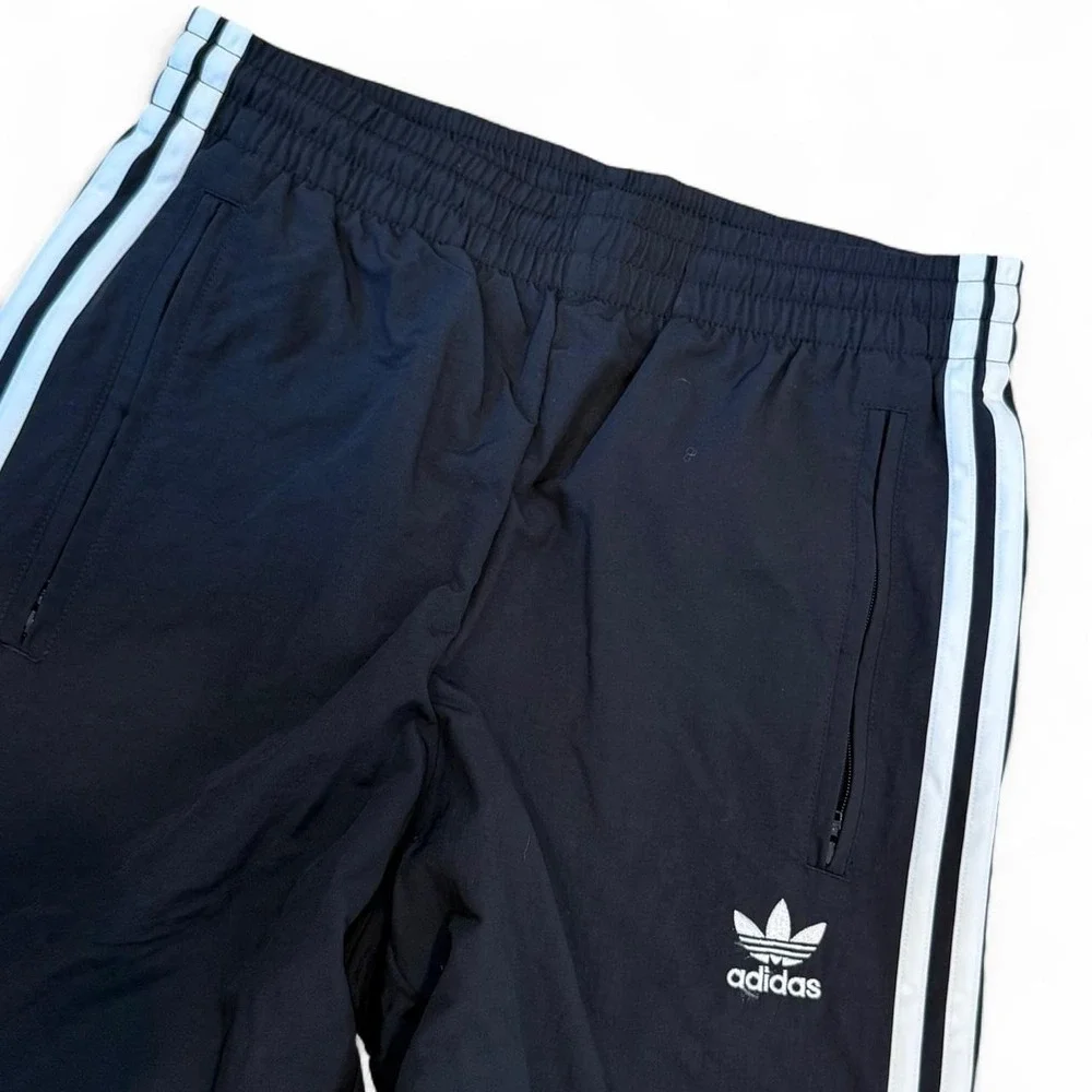 adidas 🍂 black